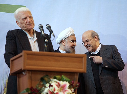 روحانی در خانه کشاورز